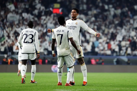 谷爱凌说戴三枚奖牌很重